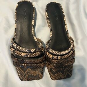 Vince Zahara Ombre Coffee Snake Sandals with Snakeskin Design